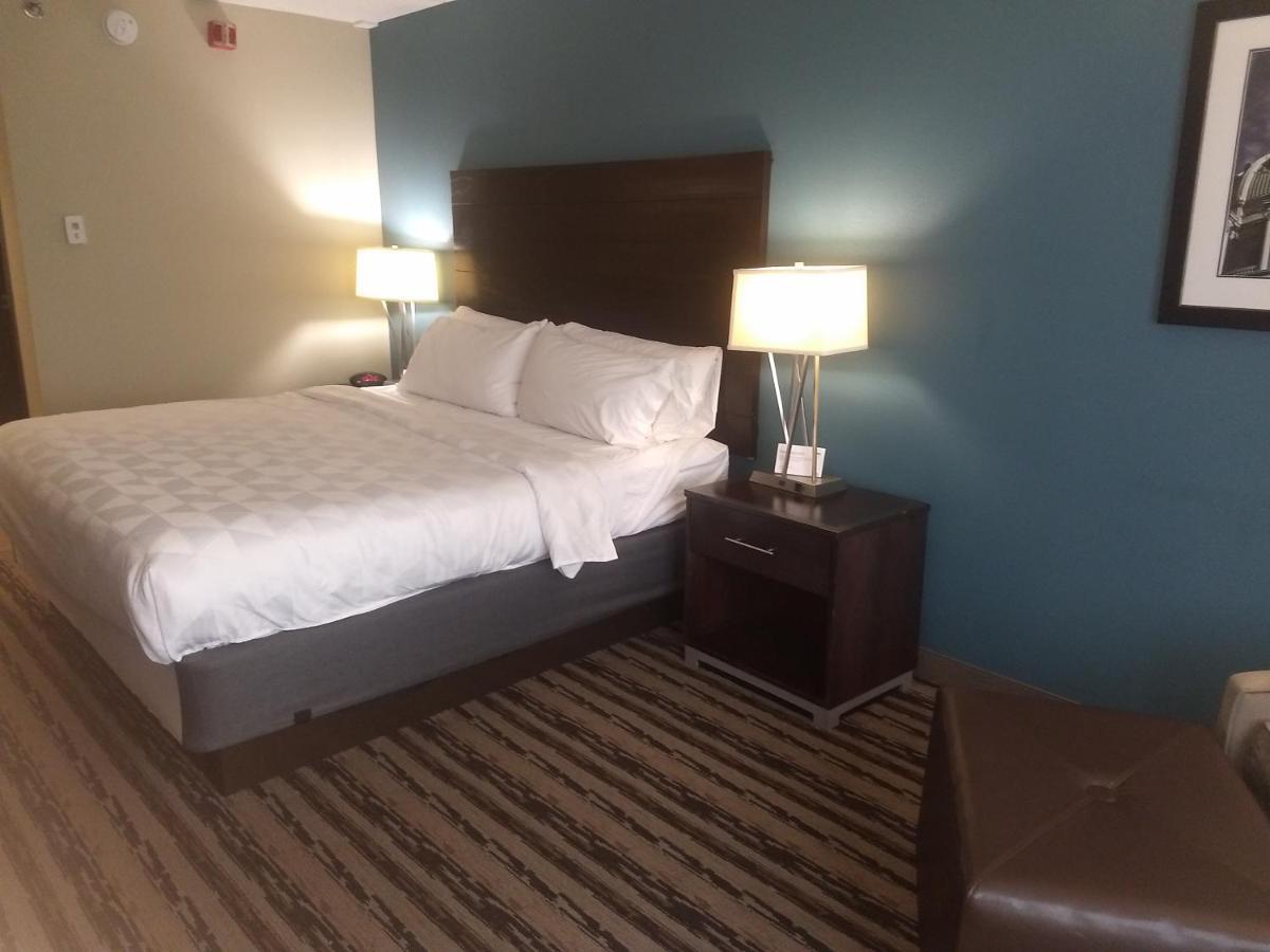 Harrisburg East By Ihg Hotel 3*
