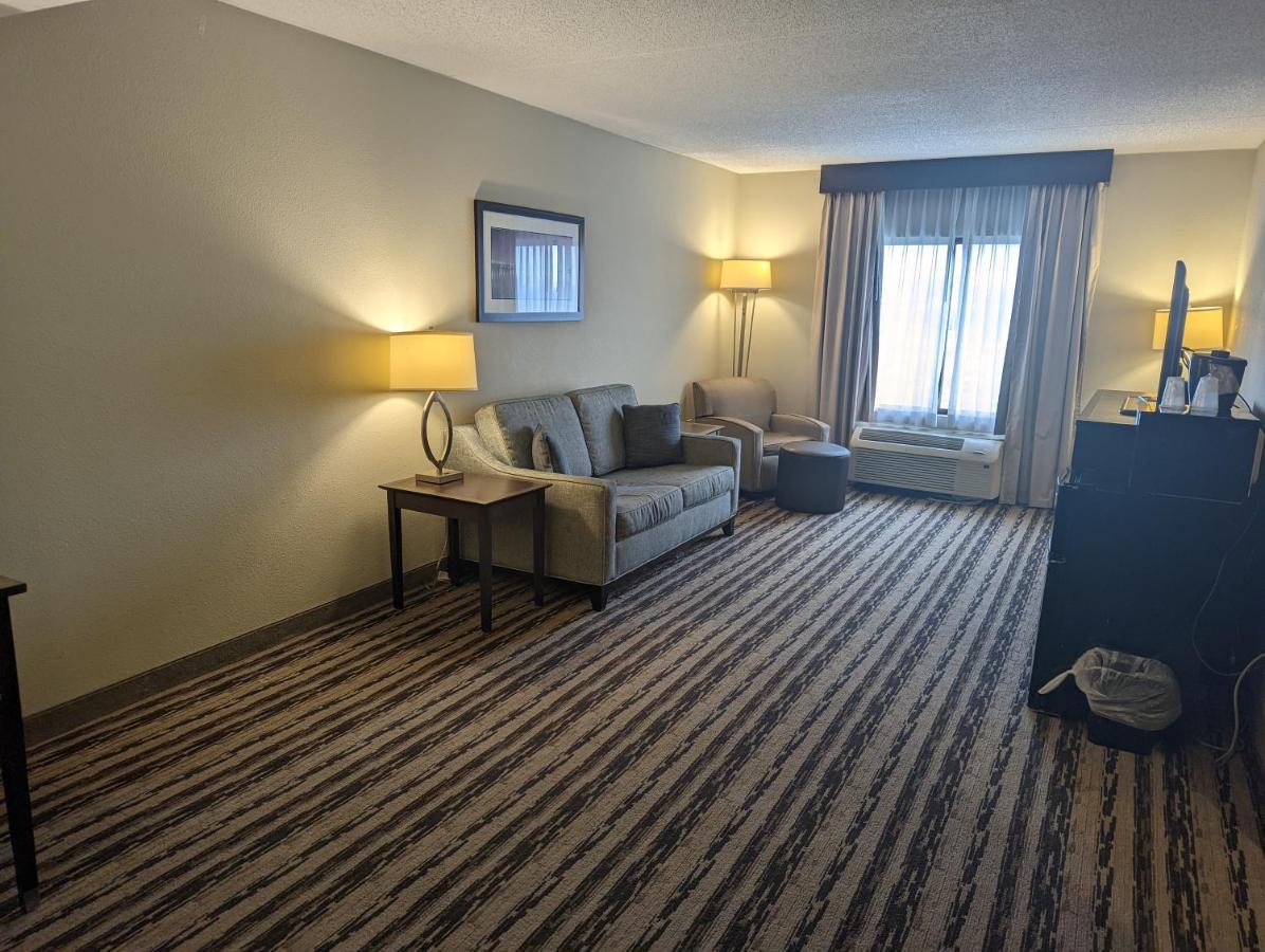 Harrisburg East By Ihg 3*